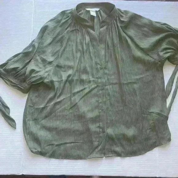 H&M olive striped blouse with tie sleeves Size 6 - Picture 2 of 5